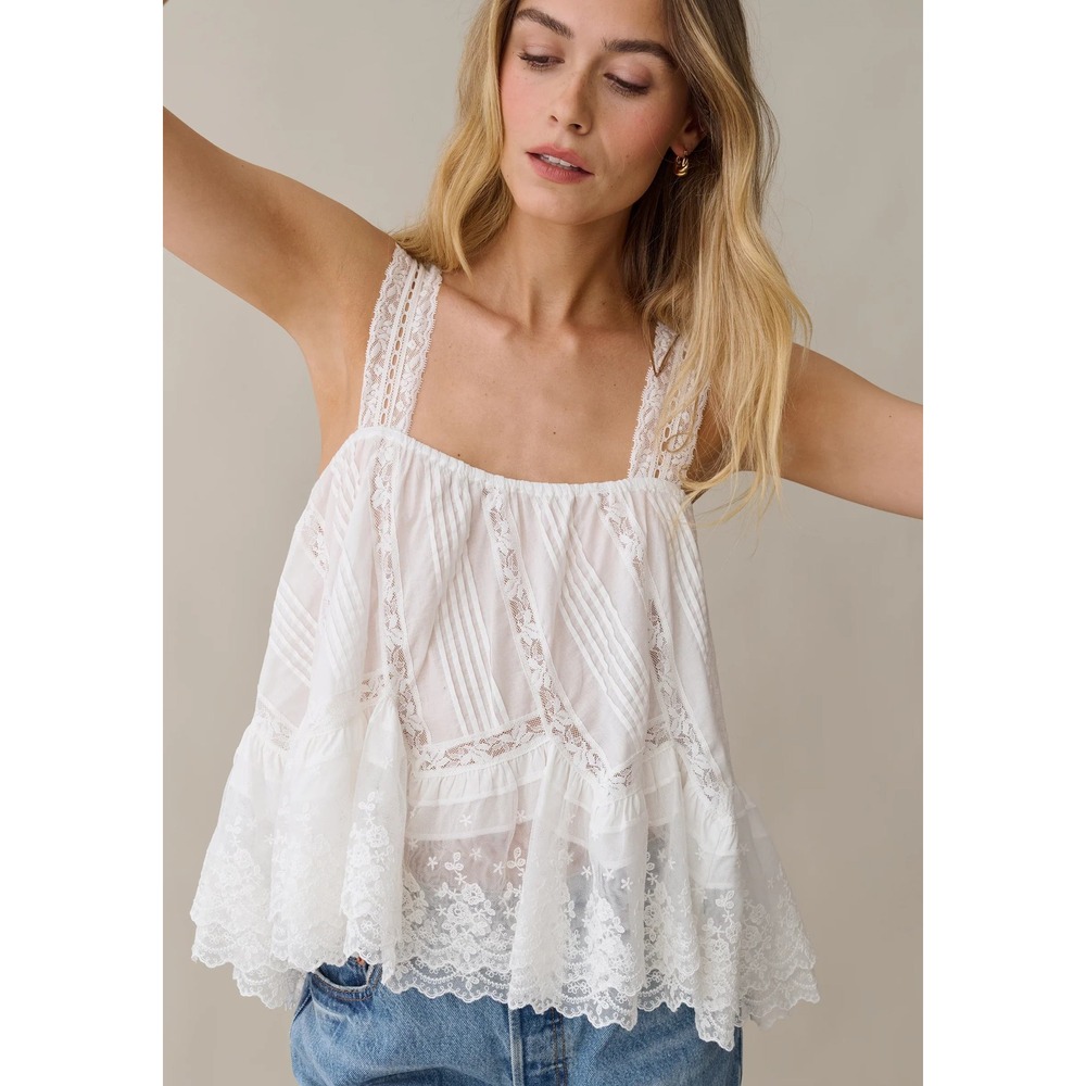 NWT Sorella Honey Cotton Lace Top in White - Size Medium